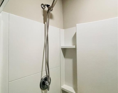 107 Wynn Way - Photo Thumbnail 9