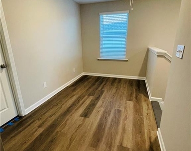 107 Wynn Way - Photo Thumbnail 4
