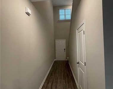 107 Wynn Way - Photo Thumbnail 20