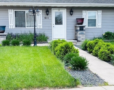 611 Nelson Avenue - Photo Thumbnail 1