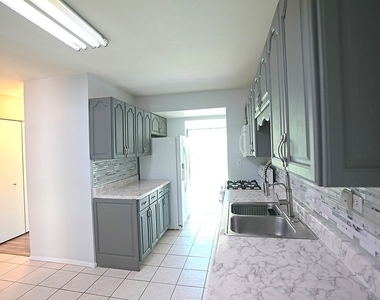 2684 Waterford Court - Photo Thumbnail 9