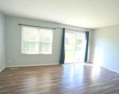 2684 Waterford Court - Photo Thumbnail 3