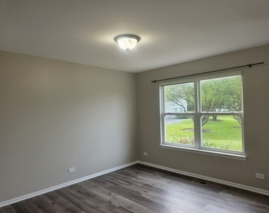 675 Fieldcrest Drive - Photo Thumbnail 11