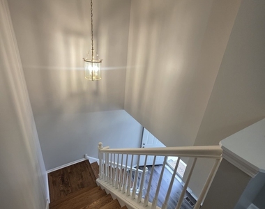 675 Fieldcrest Drive - Photo Thumbnail 14