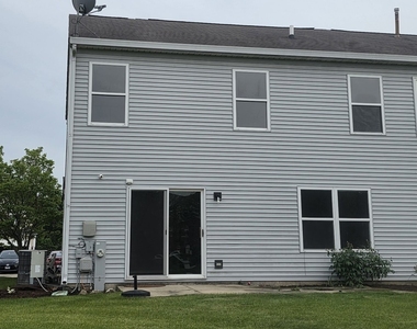 675 Fieldcrest Drive - Photo Thumbnail 3