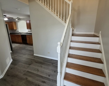 675 Fieldcrest Drive - Photo Thumbnail 4