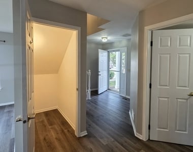 675 Fieldcrest Drive - Photo Thumbnail 5