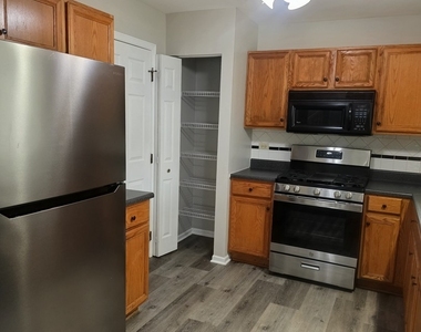 675 Fieldcrest Drive - Photo Thumbnail 7