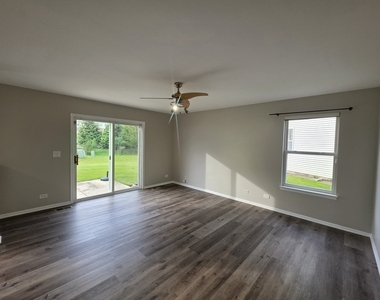 675 Fieldcrest Drive - Photo Thumbnail 9