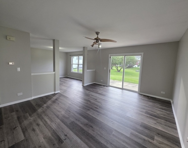 675 Fieldcrest Drive - Photo Thumbnail 10