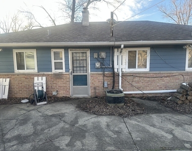 411 Huron Street - Photo Thumbnail 14