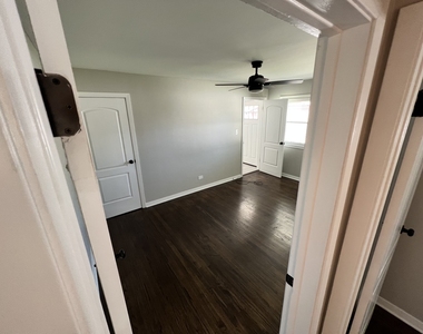 328 4th Street - Photo Thumbnail 4