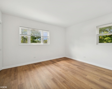 528 Poplar Drive - Photo Thumbnail 7