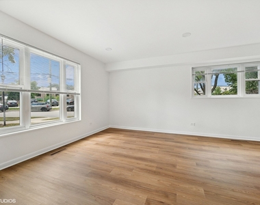 528 Poplar Drive - Photo Thumbnail 3