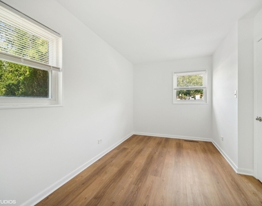 528 Poplar Drive - Photo Thumbnail 9