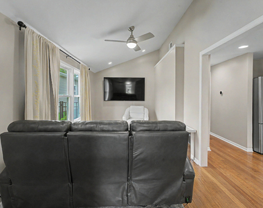 630 S Charlotte Street - Photo Thumbnail 7