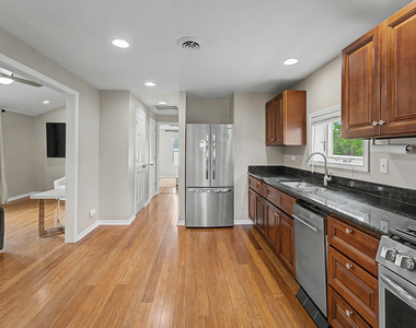 630 S Charlotte Street - Photo Thumbnail 12