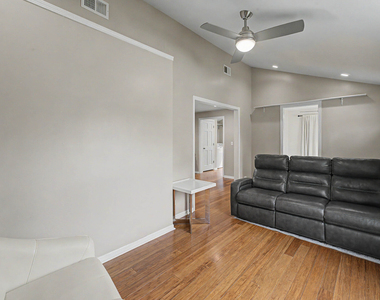 630 S Charlotte Street - Photo Thumbnail 9