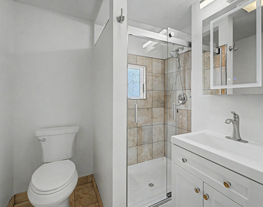 630 S Charlotte Street - Photo Thumbnail 3