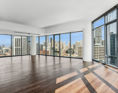 350 N Canal Street - Photo Thumbnail 3