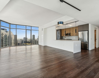 350 N Canal Street - Photo Thumbnail 2
