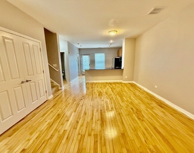 1138 W Washburne Avenue - Photo Thumbnail 2