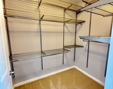 1138 W Washburne Avenue - Photo Thumbnail 8
