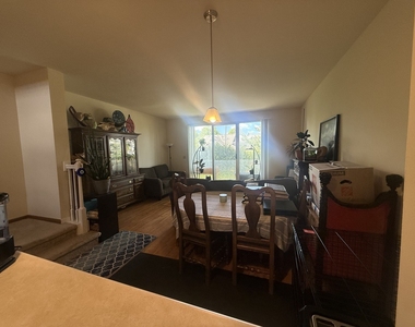 348 Fallbrook Court - Photo Thumbnail 8