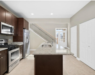713 Verandah Drive - Photo Thumbnail 2