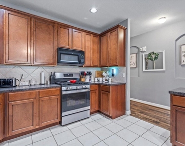 6803 Kotlan Court - Photo Thumbnail 28