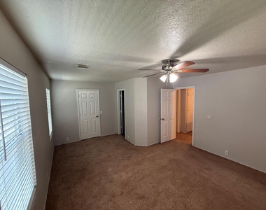2114 Village Crossing Trail - Photo Thumbnail 14