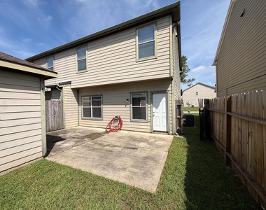 2114 Village Crossing Trail - Photo Thumbnail 15