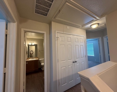 2114 Village Crossing Trail - Photo Thumbnail 6