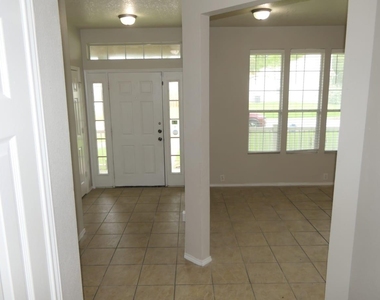 2114 Village Crossing Trail - Photo Thumbnail 5