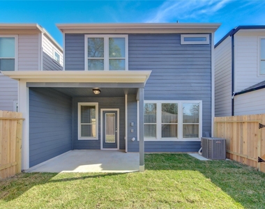 1709 Summerlyn - Photo Thumbnail 2