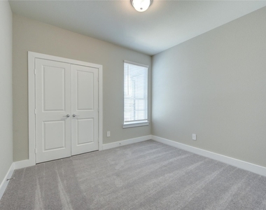 1709 Summerlyn - Photo Thumbnail 30