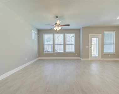 1709 Summerlyn - Photo Thumbnail 25