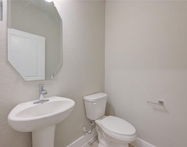 1709 Summerlyn - Photo Thumbnail 7