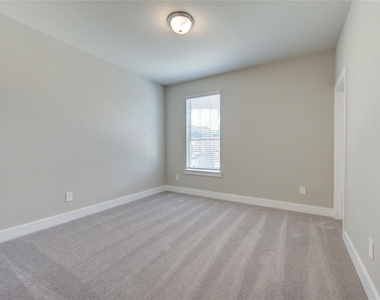 1709 Summerlyn - Photo Thumbnail 28