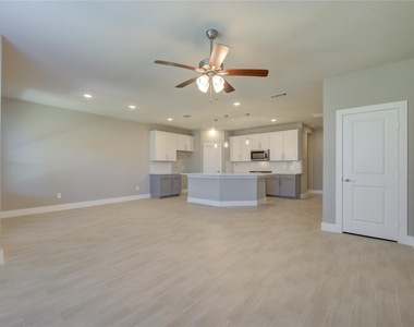 1709 Summerlyn - Photo Thumbnail 23