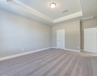 1709 Summerlyn - Photo Thumbnail 38
