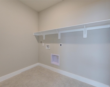 1709 Summerlyn - Photo Thumbnail 34
