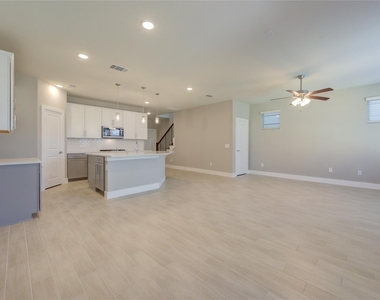 1709 Summerlyn - Photo Thumbnail 19