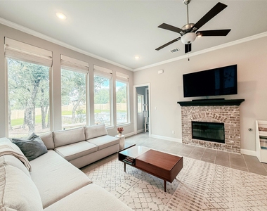 2416 Belen Dr - Photo Thumbnail 6