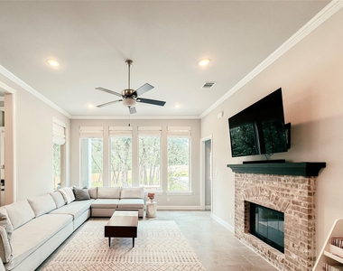 2416 Belen Dr - Photo Thumbnail 5