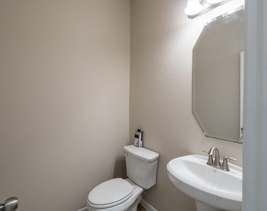 22918 Caverly Lane - Photo Thumbnail 32