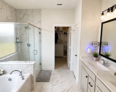 937 Newport Creek Drive - Photo Thumbnail 12