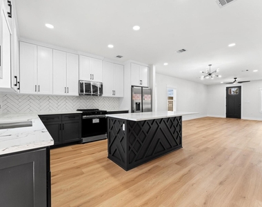 7222 Market Street - Photo Thumbnail 5