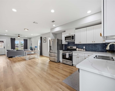 5403 Amy Street - Photo Thumbnail 10