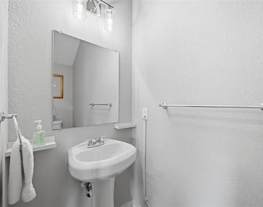 5403 Amy Street - Photo Thumbnail 11